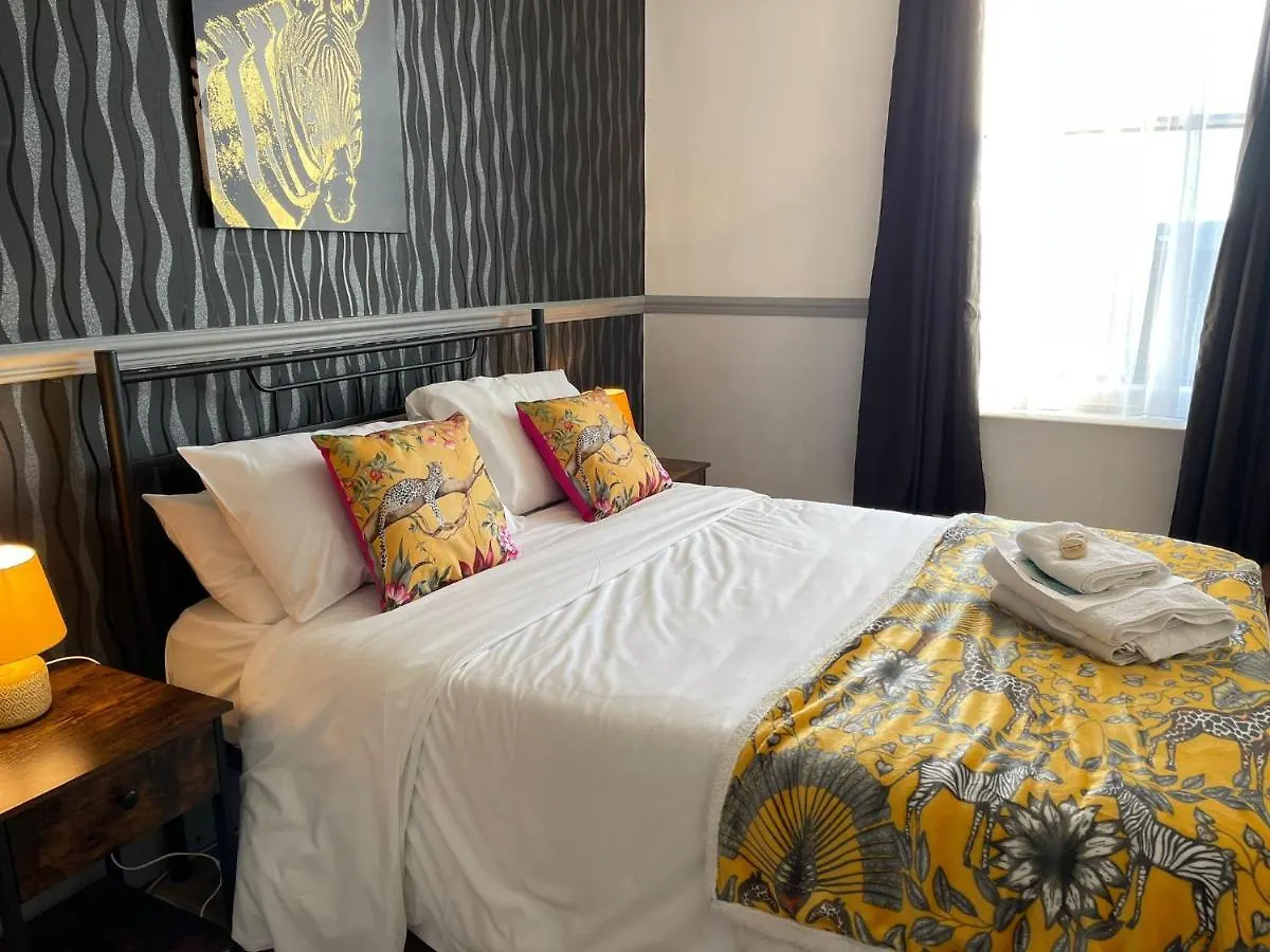 Lilyrose Hotel 휫비