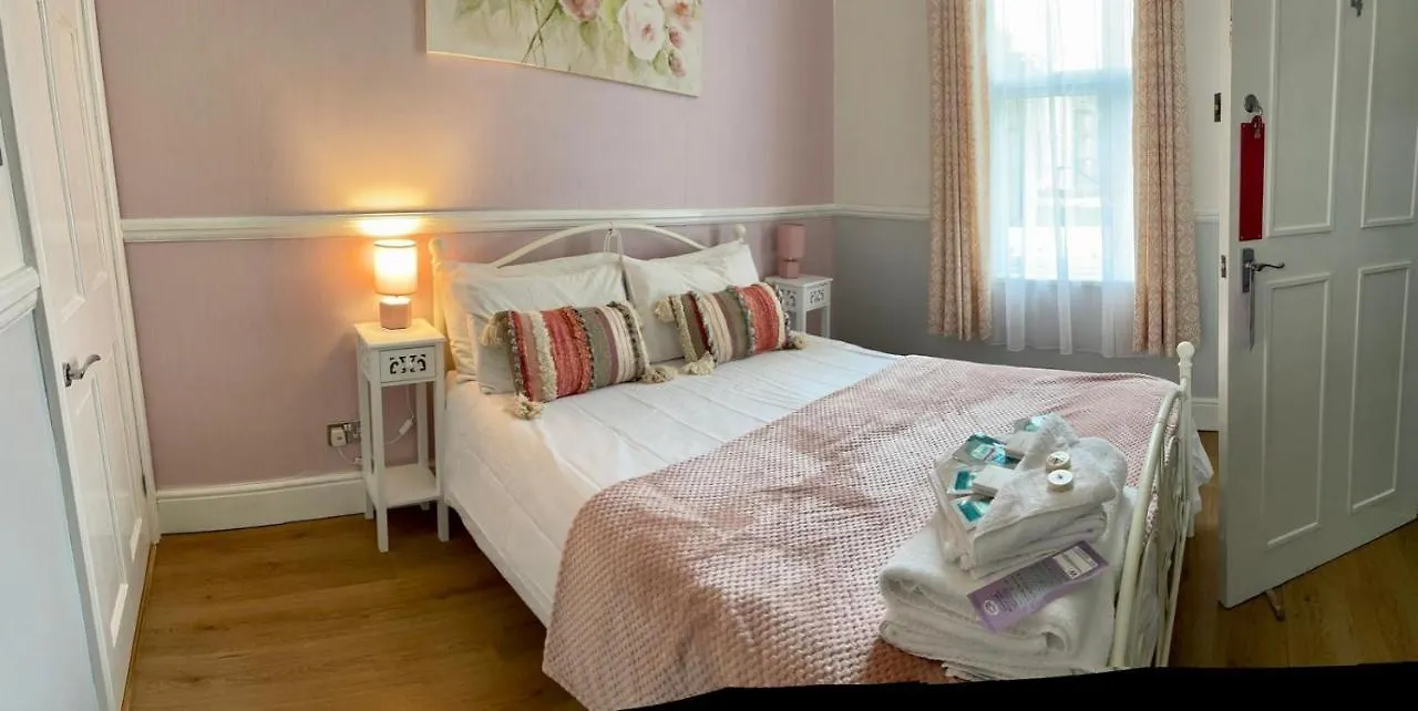 Lilyrose Hotel 휫비