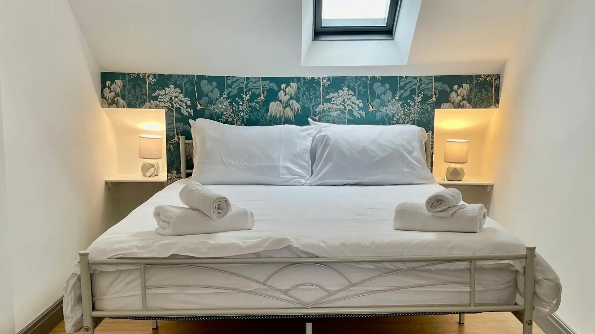 Lilyrose Hotel 휫비