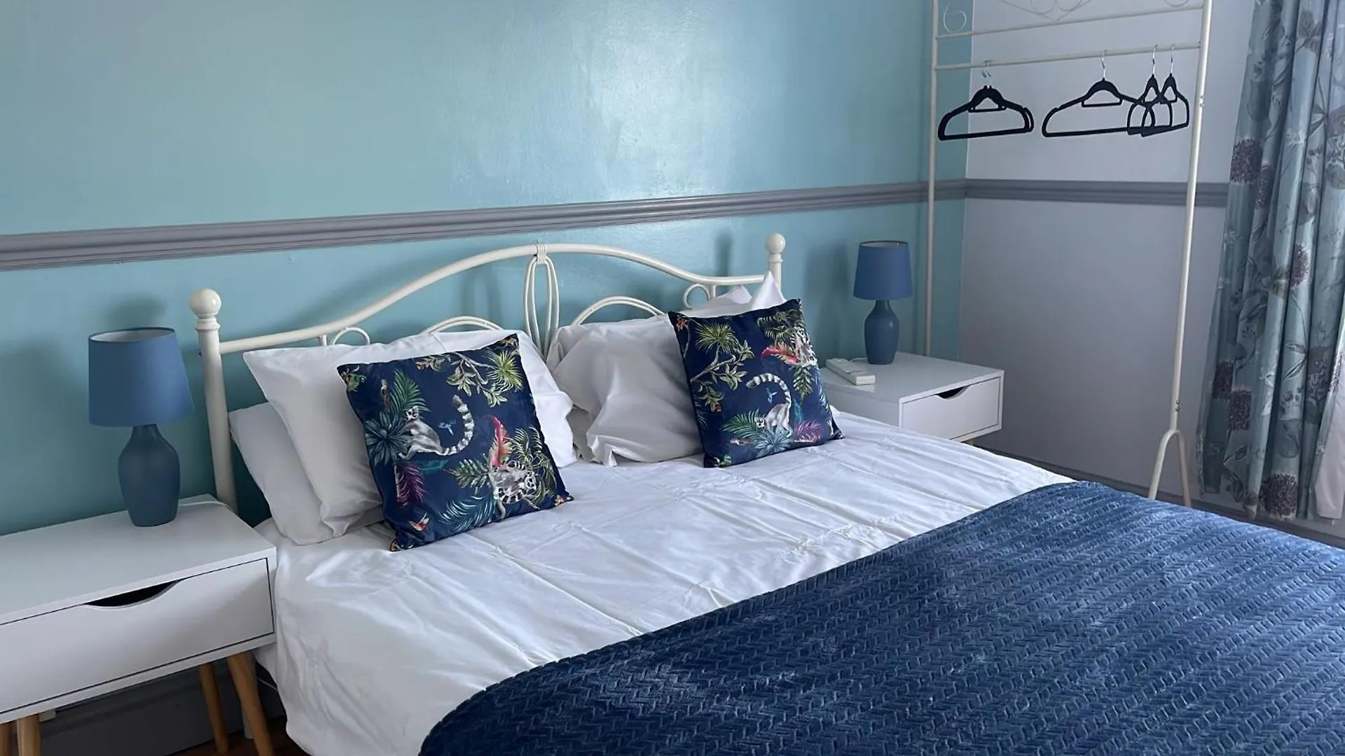 Lilyrose Hotel 휫비 3*,