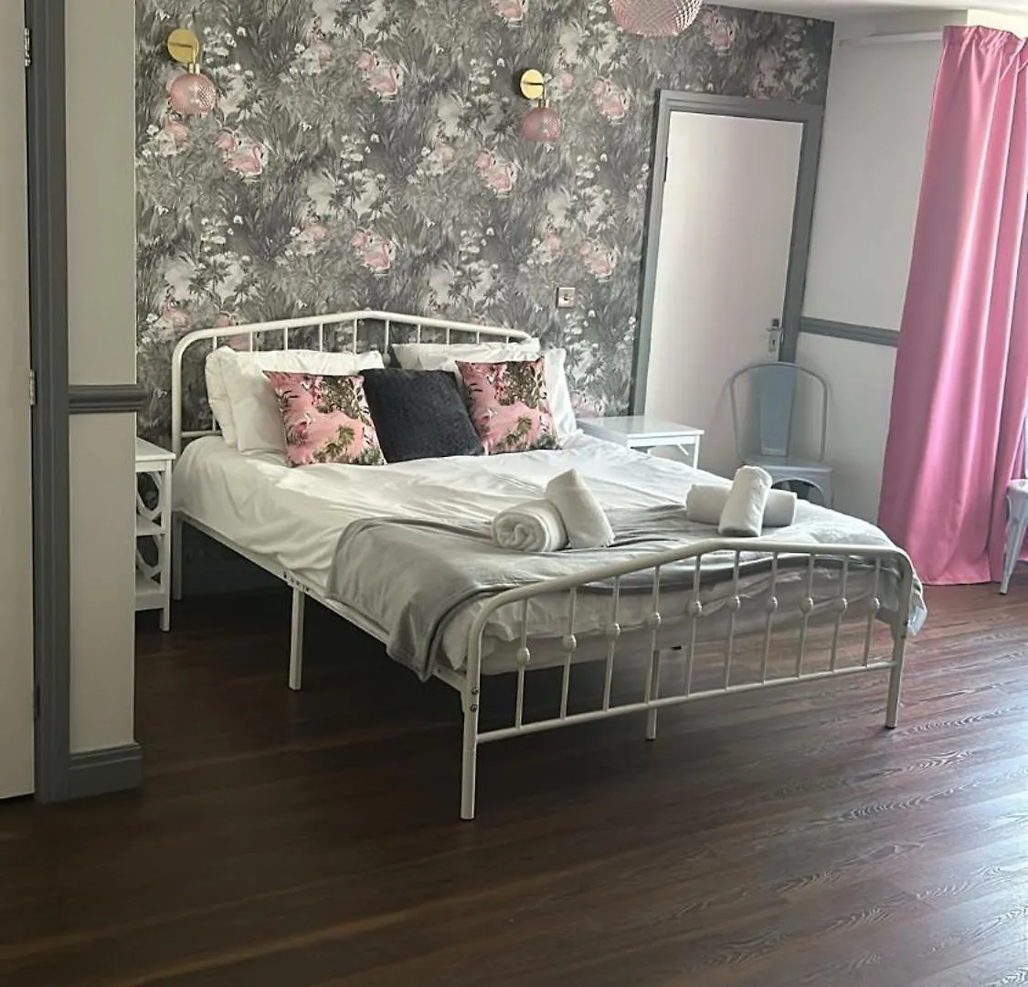 Lilyrose Hotel 휫비 3*,